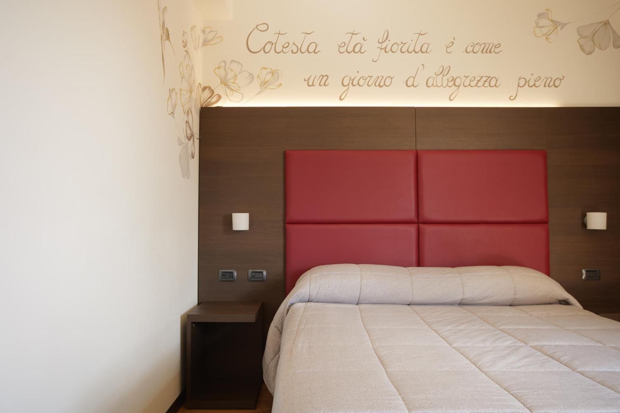 Hotel Ristorante Da Tonino Recanati Exterior photo